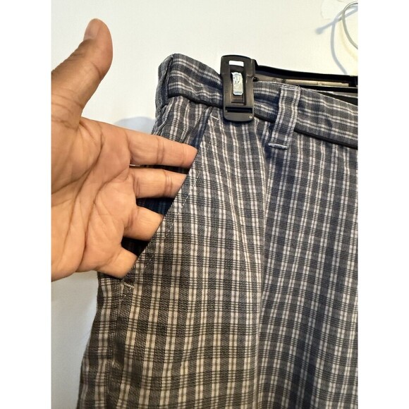 Travis‎ Matthew  Men's Gray Plaid Shorts Flat Front Size 32 - Picture 2 of 9